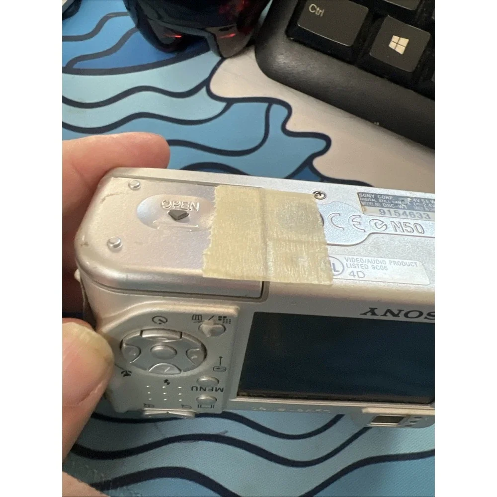 🌟🌟Sony Cyber-shot DSC-W1 Digital Camera Silver -READ